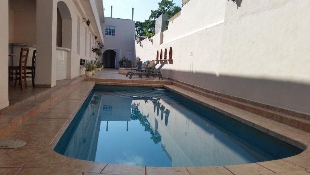 Hotel Cancun Handall Bagian luar foto